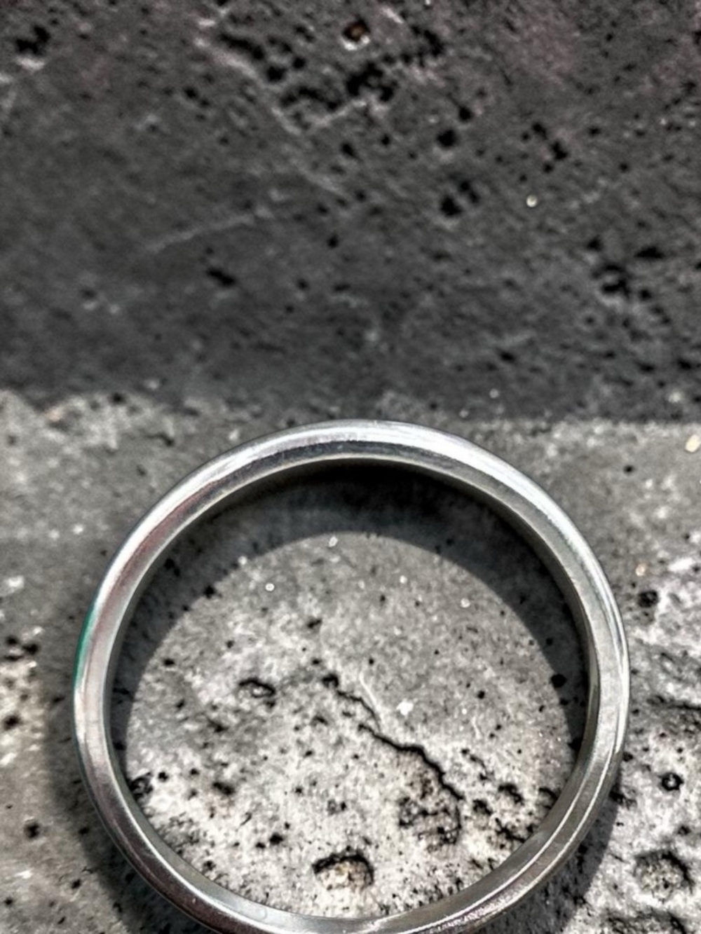 14K White Gold Wedding Band Ring Size 9 Minimalist Comfort Fit Band 2mm - Picture 3 of 10